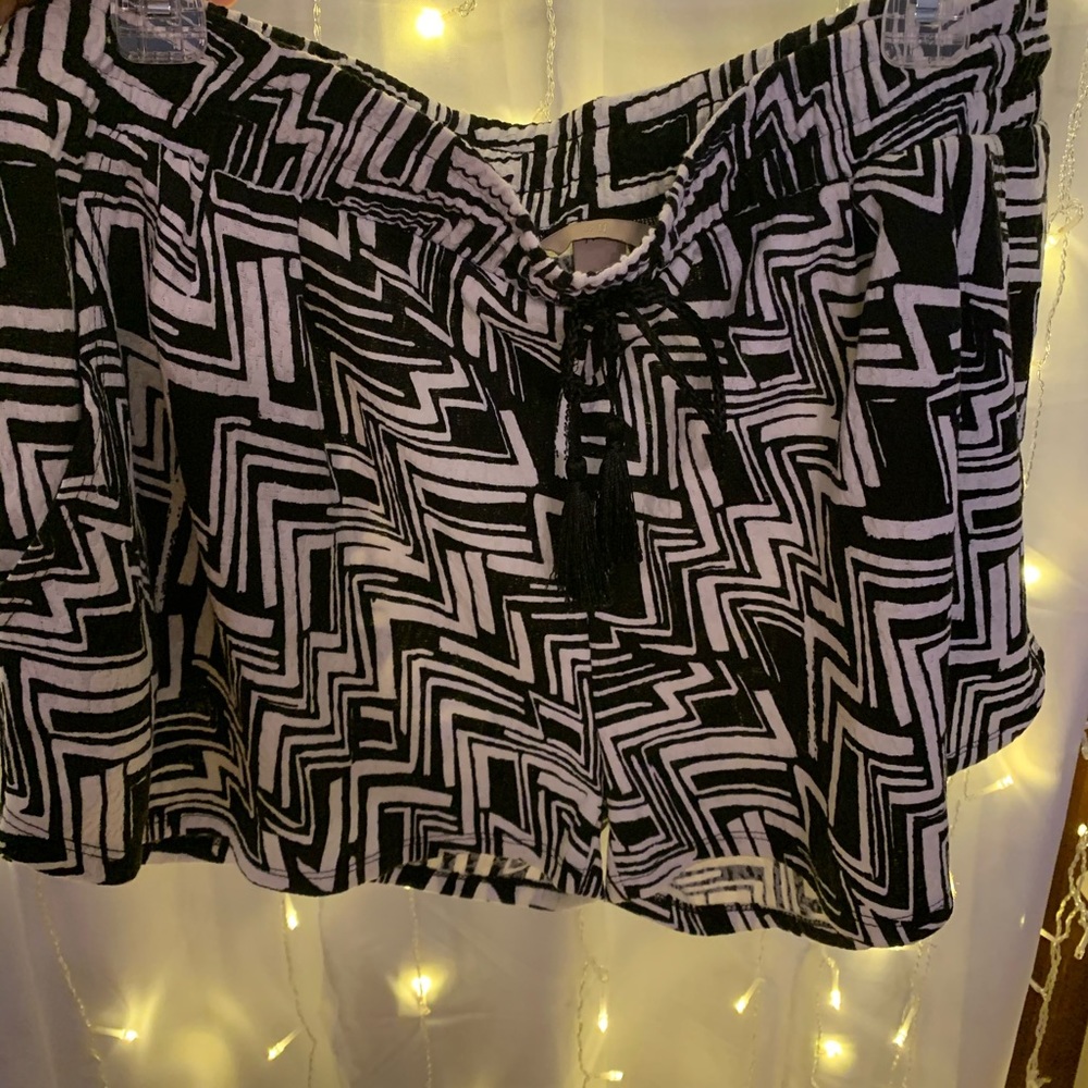 LIKE NEW Printed H&M Shorts